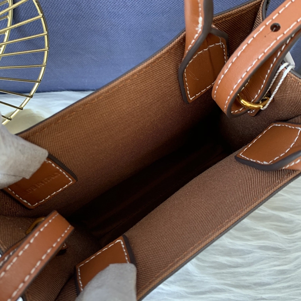 スーパーコピーブランドバッグ着用イメージ